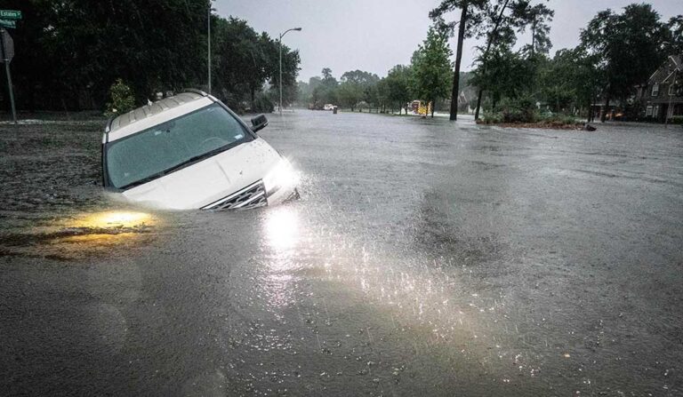 Heavy rain leads to flooding, closed roads in southeast Texas