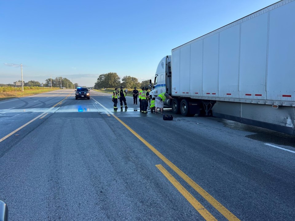 Fuel spill from tractor trailer crash shuts down Georgia highway ...