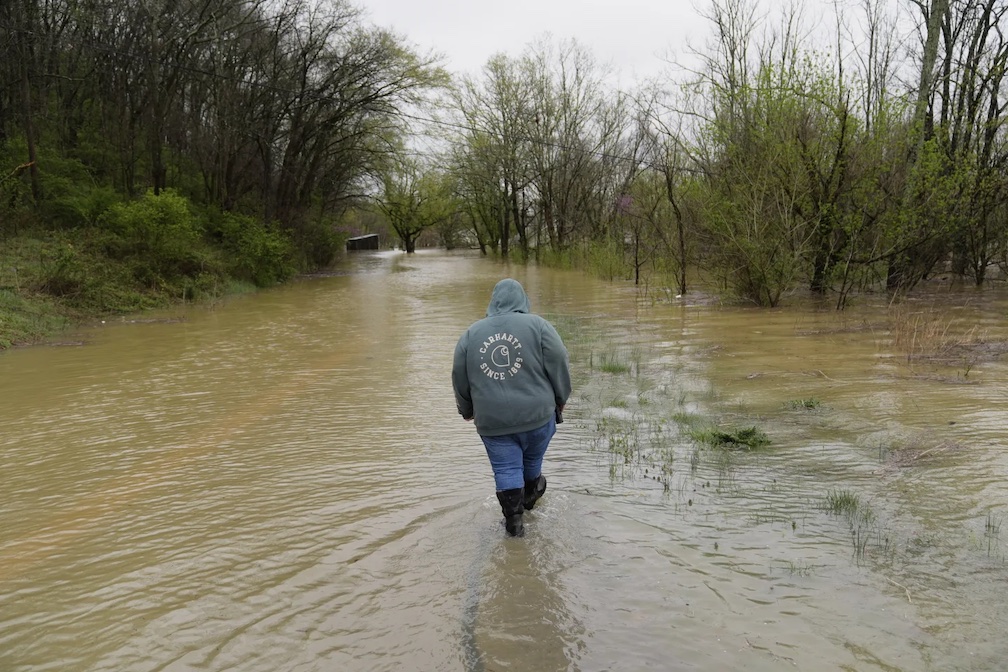 Swollen rivers flood towns in US South after dayslong deluge of rain ...