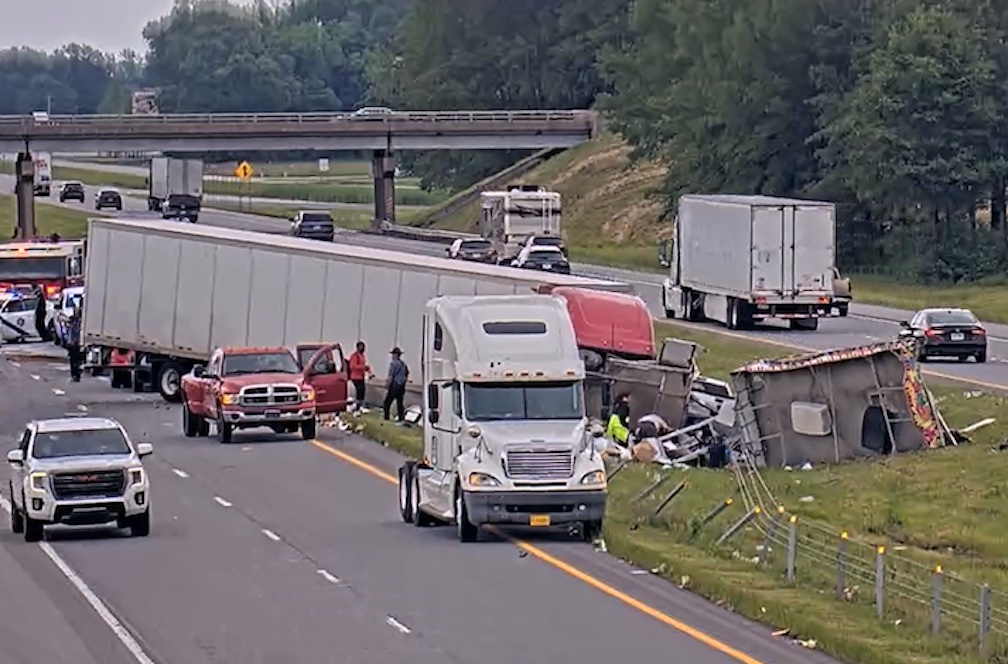 Crash involving big rig stalls traffic on Arkansas interstate ...
