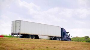 6 Aurora Truck on Highway 3 web