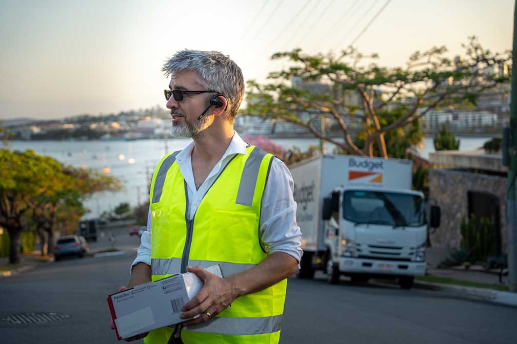 EKSAtelecom photo man with headset web