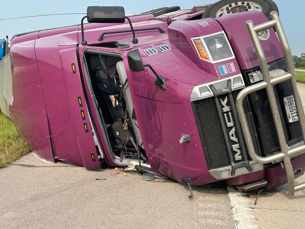 Single truck rollover blocks traffic on Highway 60 in Missouri ...