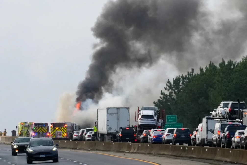 Five dead in crash involving 3 semi trucks in Texas - TheTrucker.com