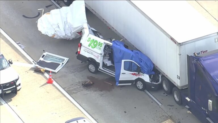 One dead in crash on Interstate 290