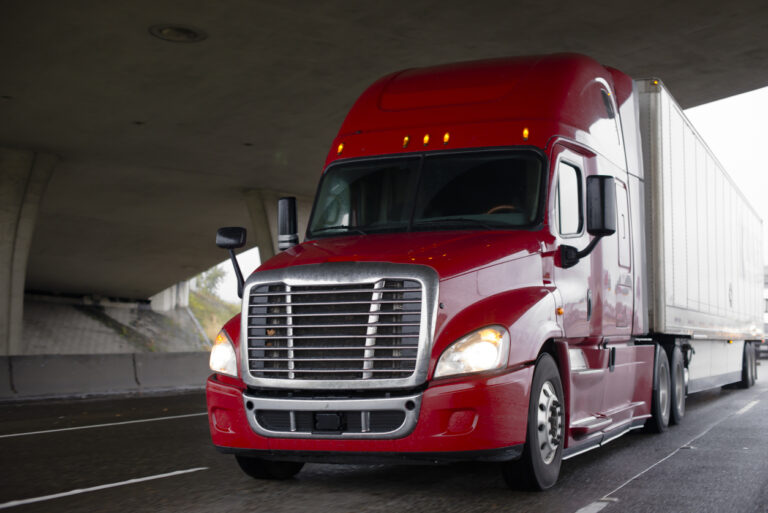 FTR: July preliminary Class 8 orders down 7% compared to 2024