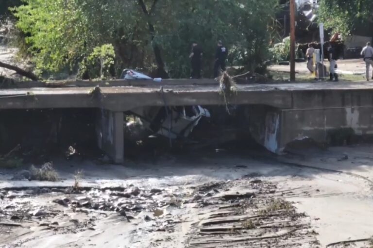 4 dead after flooding in Arizona, including in historic mining town