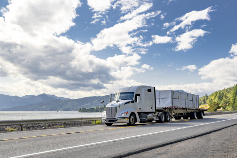 DAT: Truck posts rise, spot rates decline post-Labor Day