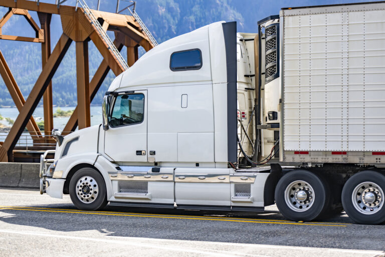 FTR’s Trucking Conditions Index near neutral in August