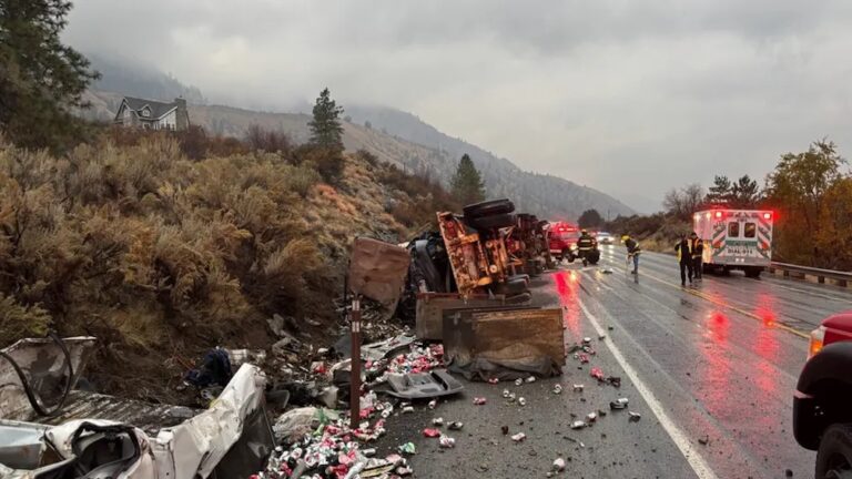 Big rig hauling soda overturns in Washington