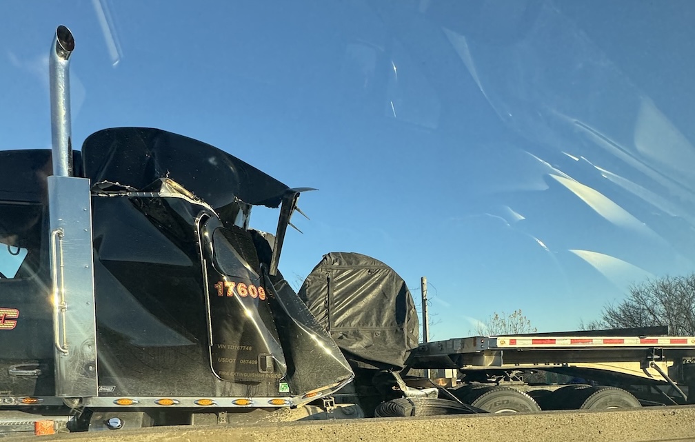 Shifting load causes major crash, Interstate 24 closure in Kentucky