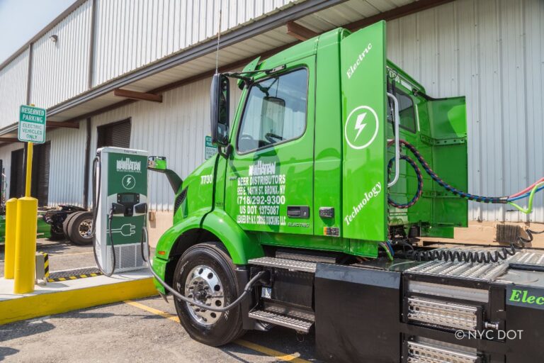 NYC DOT explores on-street fast charging for commercial trucks