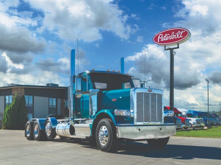 Peterbilt recognizes top dealers for 2025