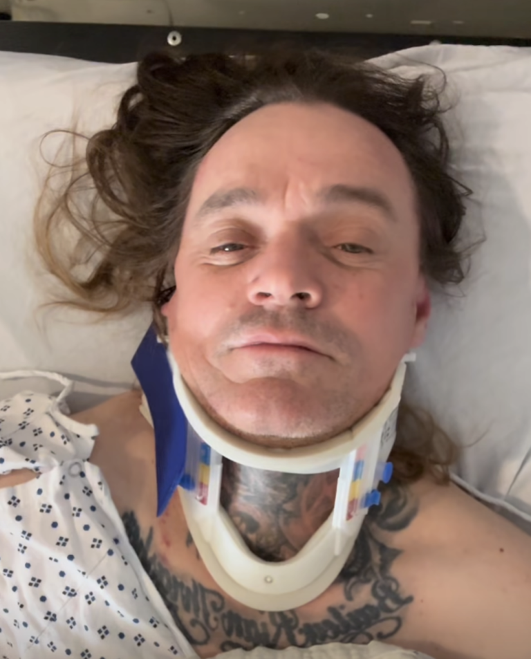 Country artist seriously injured in New Mexico crash involving semi trucks