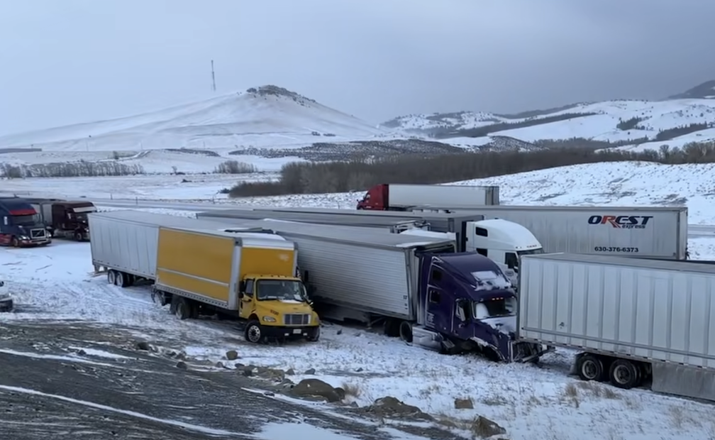 Wyoming authorities report several crashes along I-80 due to high wind