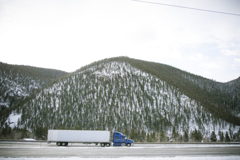 DAT: Spot truckload rates continue to strengthen