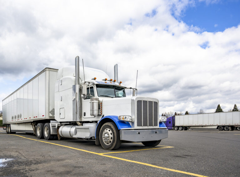 FTR, Truckstop: Flatbed spot rates highest since October 2022