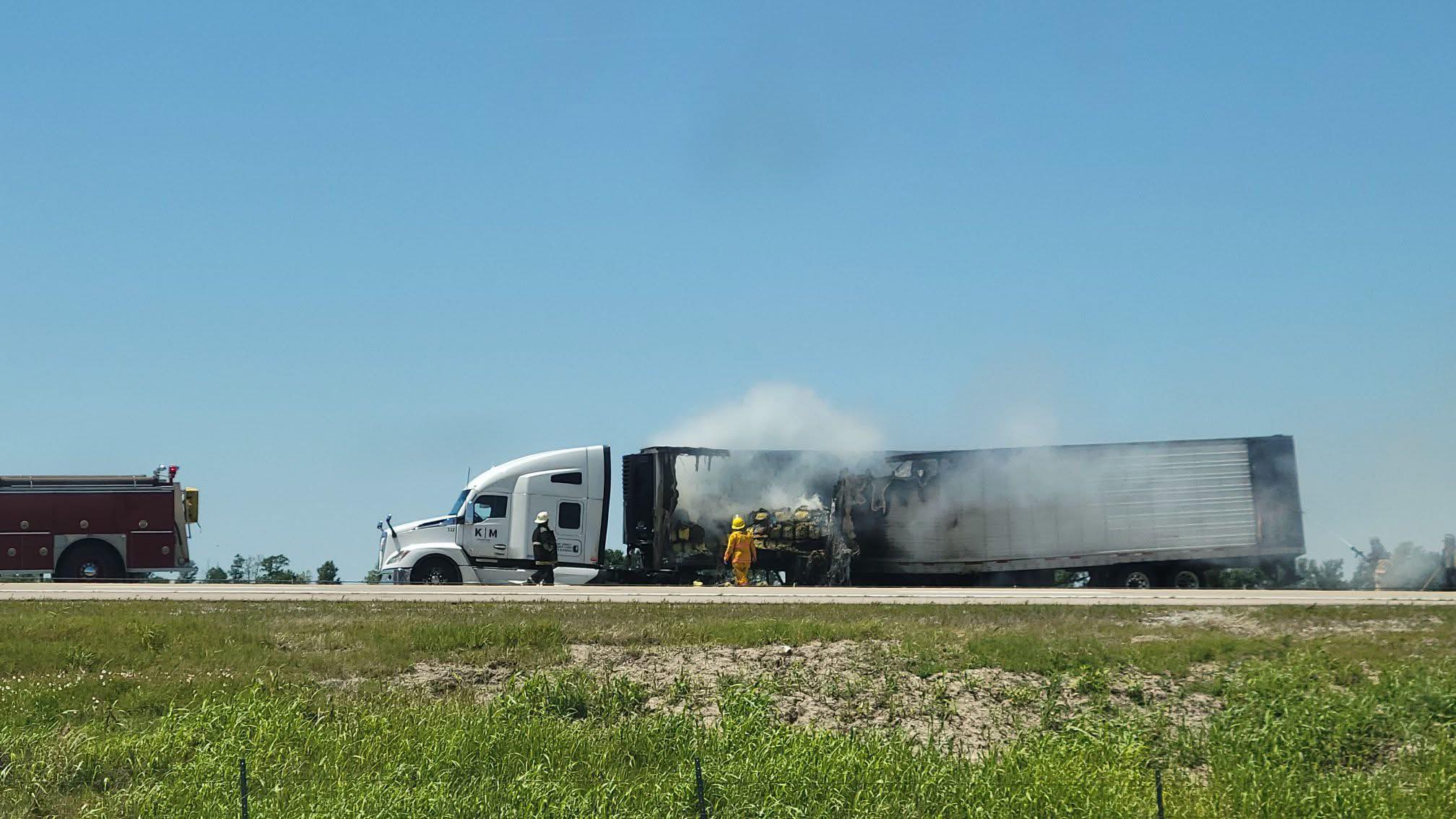 Reported semi fire blocks Interstate 57 in Arkansas