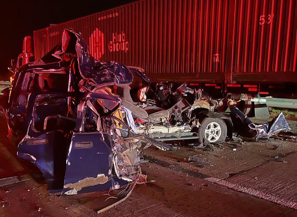 3 children killed in crash between SUV and parked semi on I-65 in Indiana