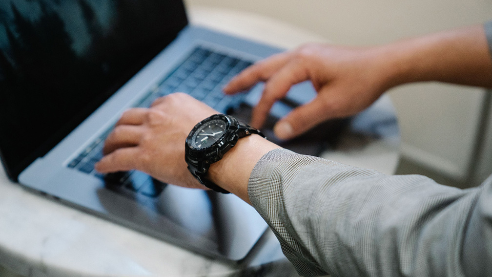 2 Identity theft signs web