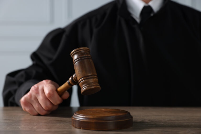 Government reaches settlement with moving company