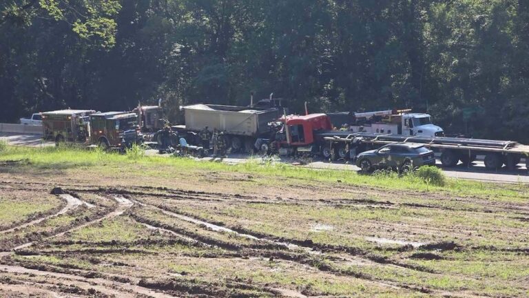 2 dead including child in work zone crash in Alabama