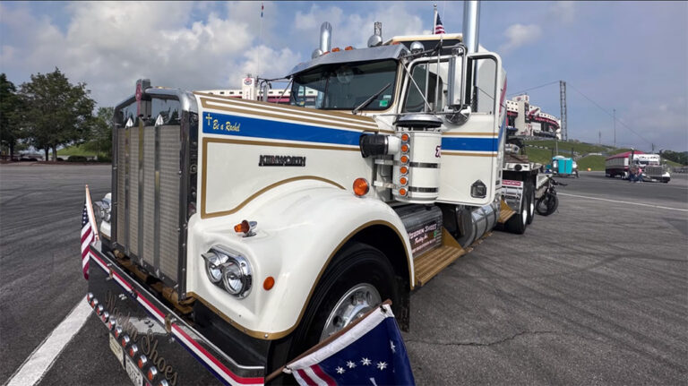 CAT Scale Rig of the Week | Celebrate America with Jay VanKampen’s 1976 Kenworth W900A