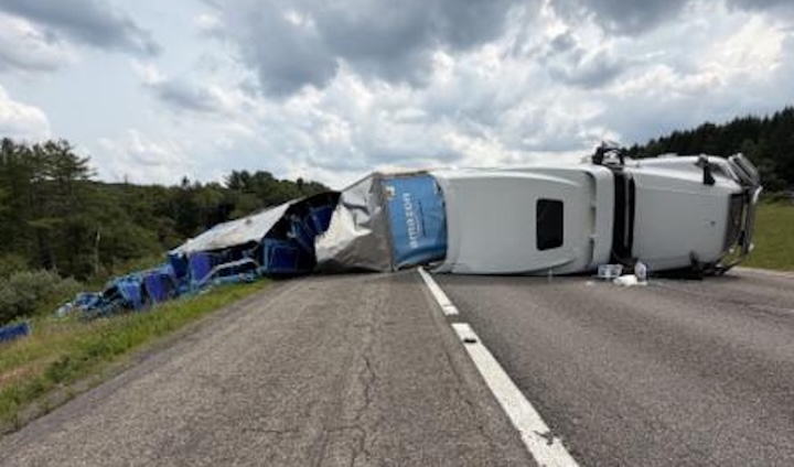 New York police investigating big rig rollover