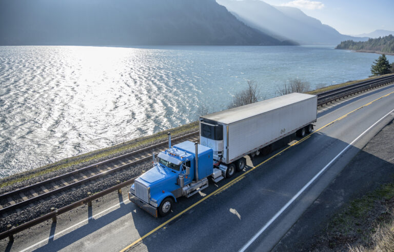 FTR, Truckstop: Spot rates fall sharply despite surging fuel costs