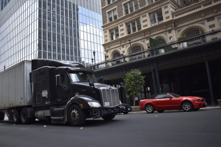 FTR, Truckstop: Spot rates fall seasonally in the latest week