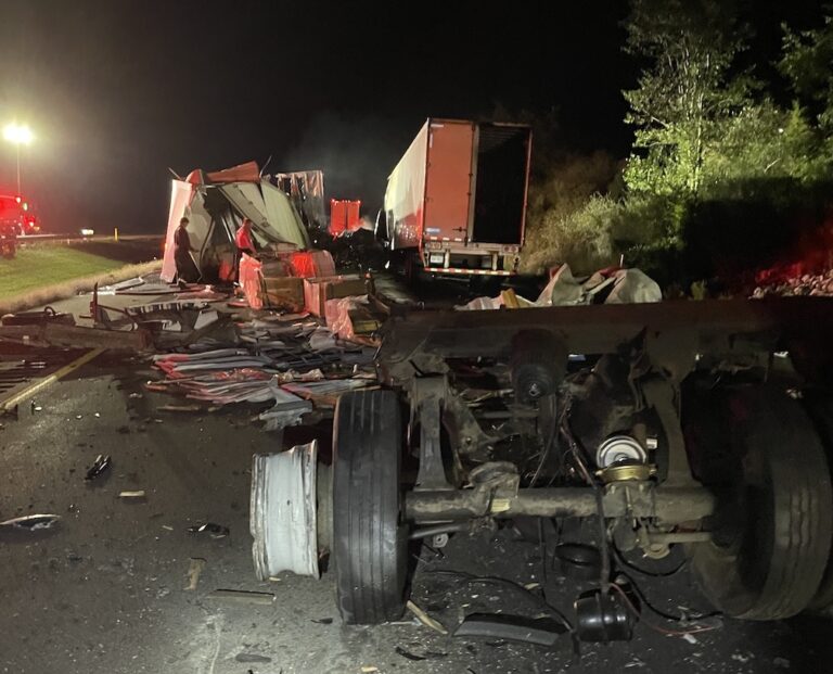 Crash involving multiple semis blocks Indiana toll road for hours