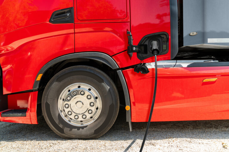 California governor signs major clean truck bill