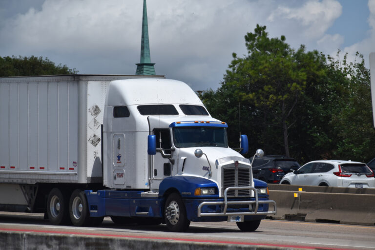 DAT: Spot rates firm as load posts fall 18% after quarter-end push