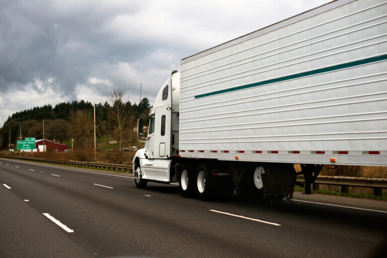 ACT Research: Trailer orders surge as industry backlogs rebound