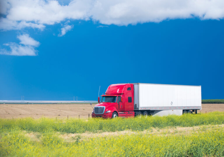 DAT: Load posts dip 3% while linehaul rates hold firm