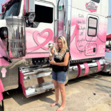 Eva Knelsen, a driver for West Coast Transport, travels North America with Dixie, a Malachi Chihuahua. (Linda Garner-Bunch/The Trucker)