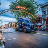 All photos courtesy of Kenworth Truck Co. 2024 transition trucking driving for excellence award kenworth t680 web